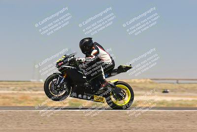 media/Jul-22-2022-TrackDaz (Fri) [[ca4971259a]]/Club Racers/1pm (Wheelie Bump)/